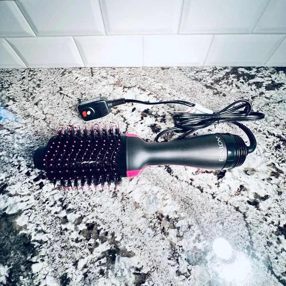 Revlon One-Step Hair Dryer & Volumizer Hot Air Brush!
